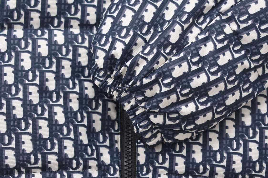 Chaqueta blanca y negra