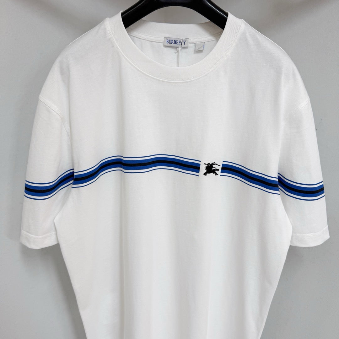 Schwarz-weißes T-Shirt