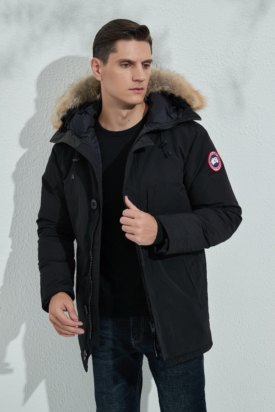 Schwarze und graue Jacke
