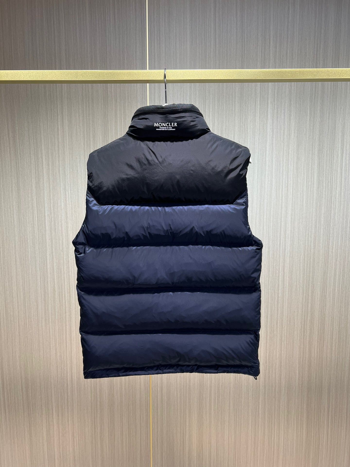 Black Vest - FashionHype.xyz