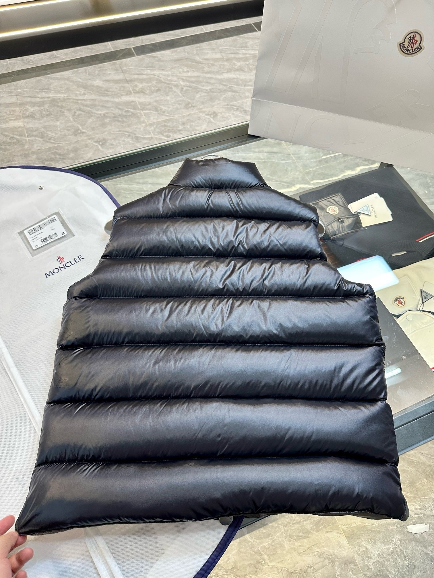 Black Vest - FashionHype.xyz