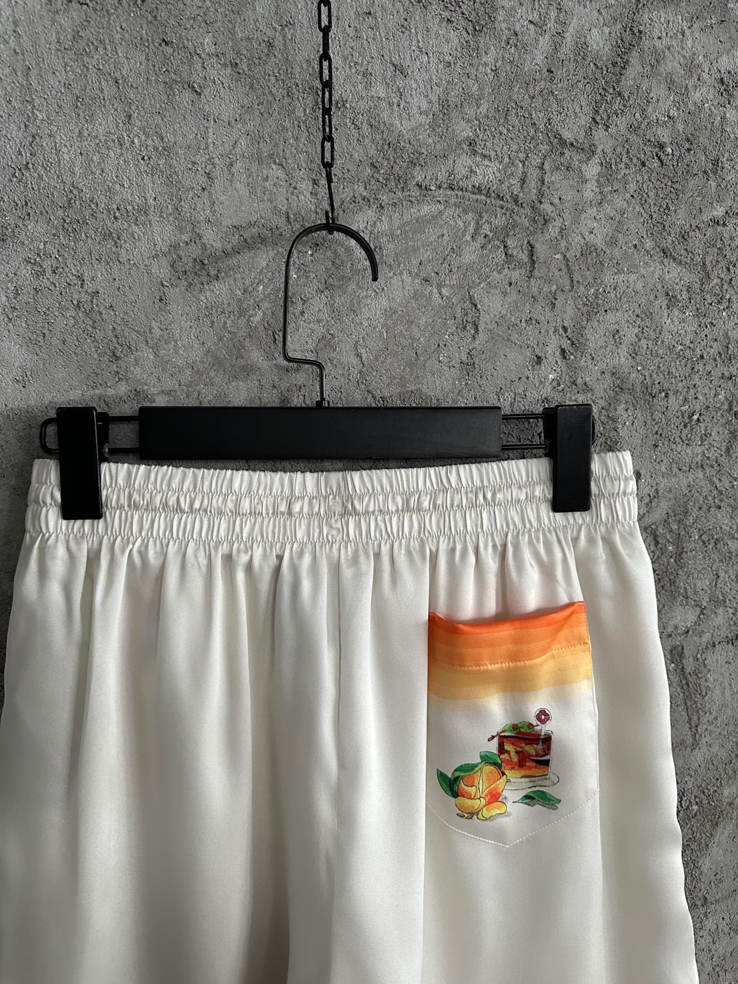 Weiß orange Short