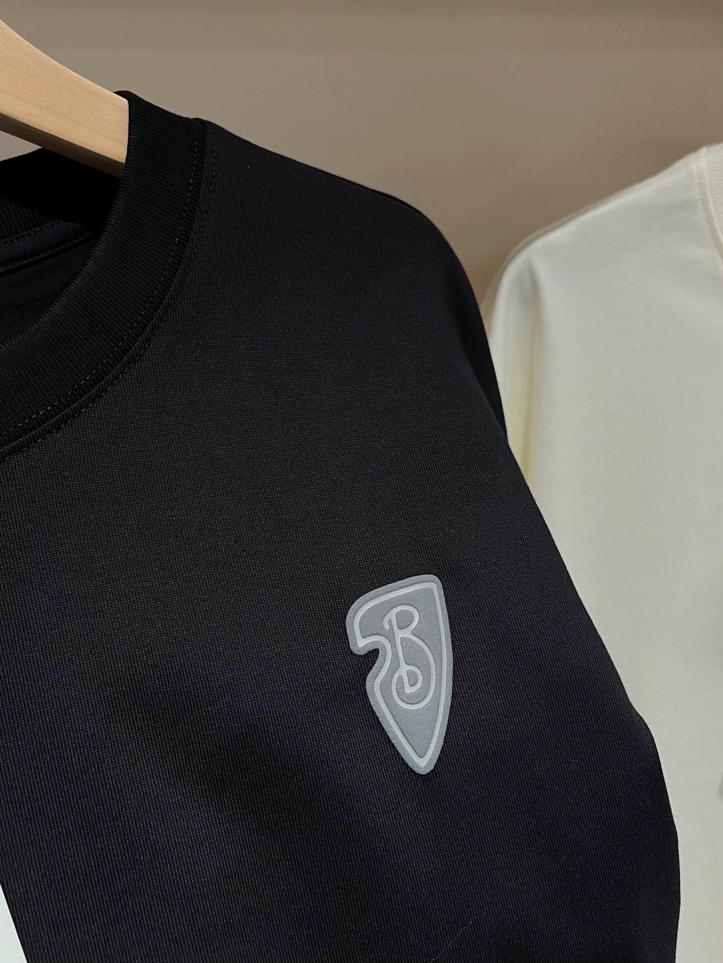Schwarzes T-Shirt
