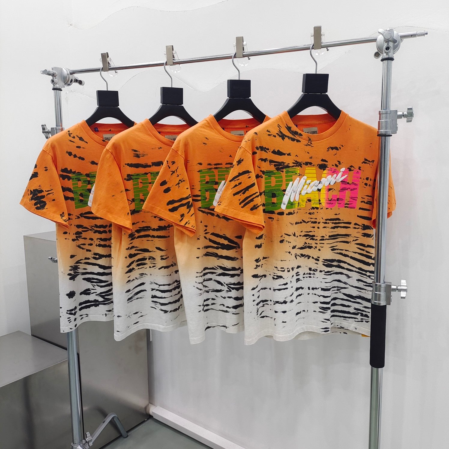 Mehrfarbiges T-Shirt