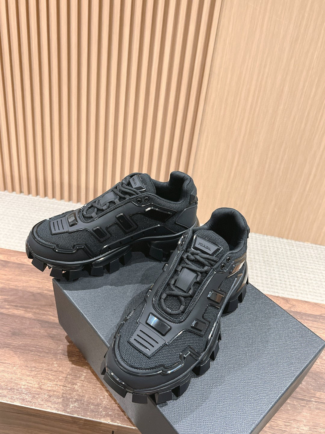 Weiß-Grüne Schuhe