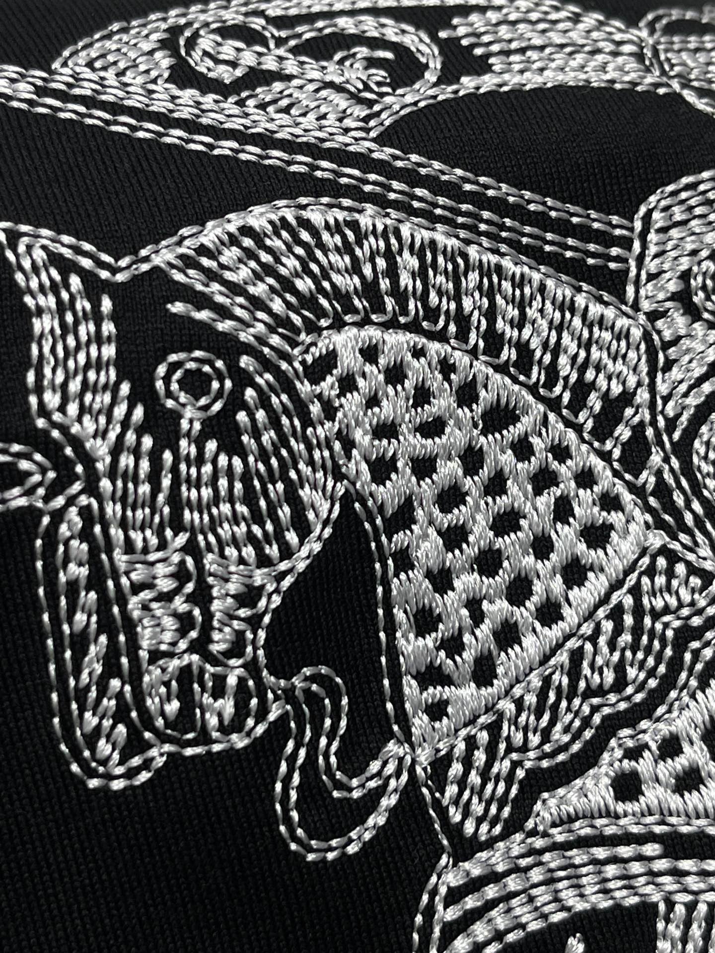 Schwarzes T-Shirt