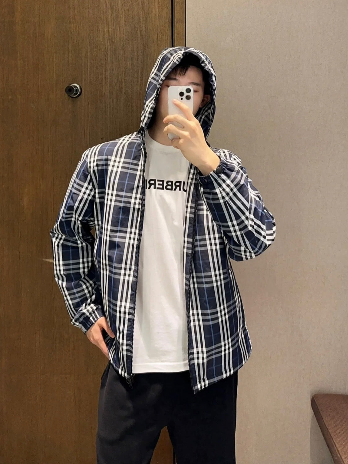 Blau-weiße Jacke