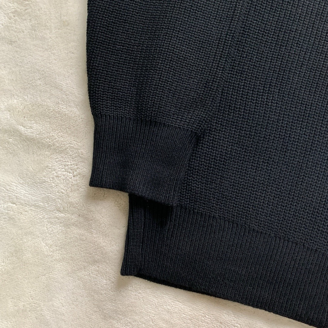 Schwarzes Sweatshirt