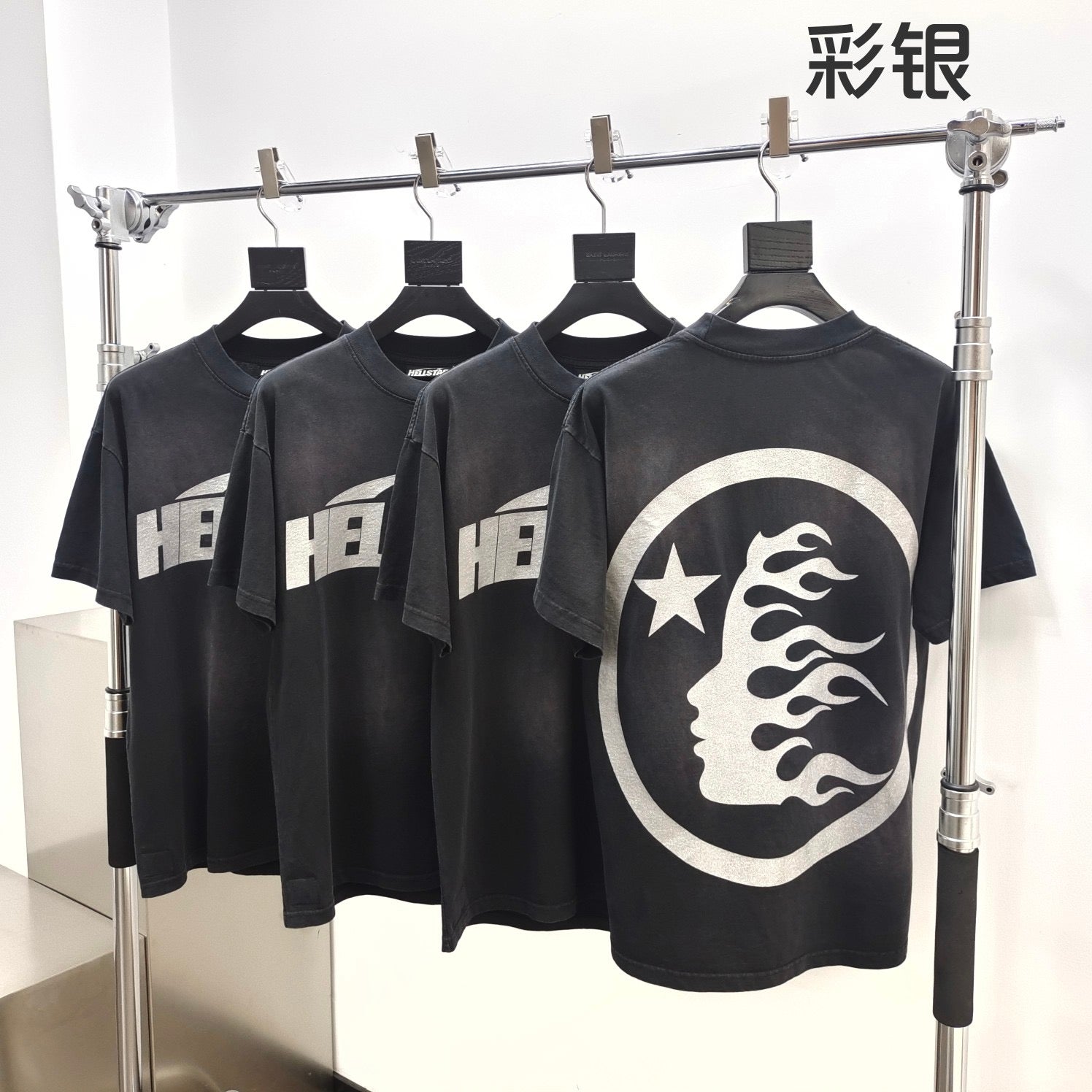 Schwarzes T-Shirt