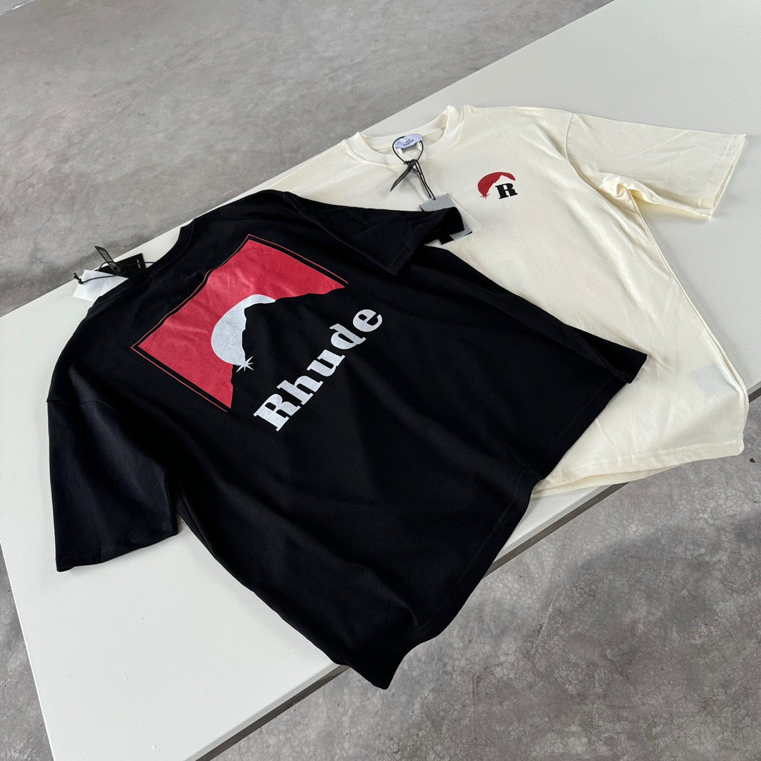 تي شيرت أبيض وأسود