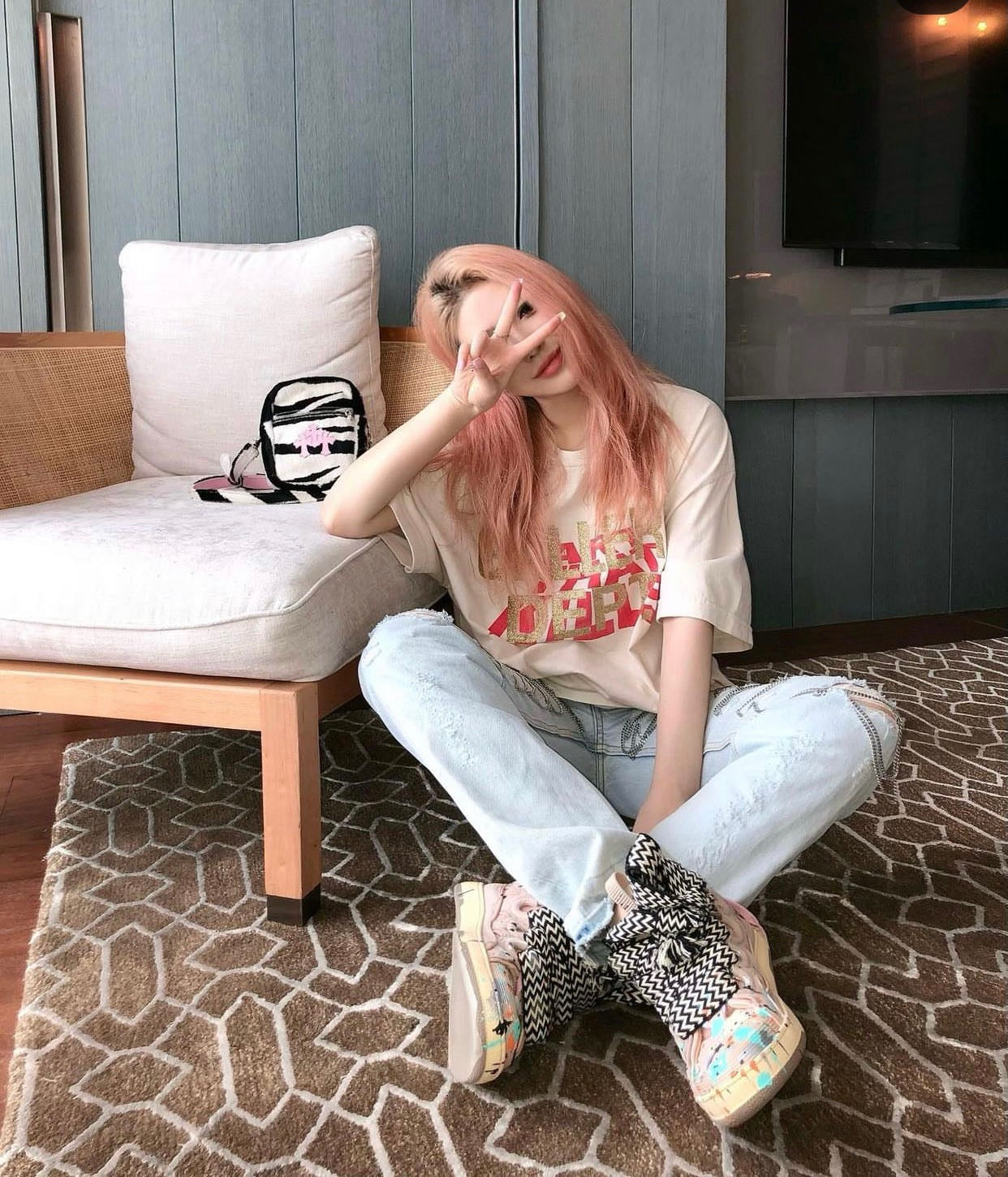 تي شيرت أبيض