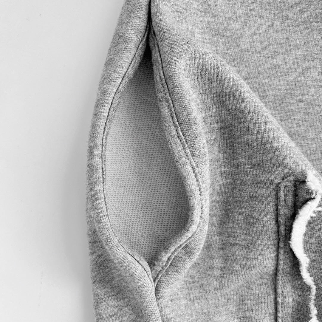Sudadera con capucha gris