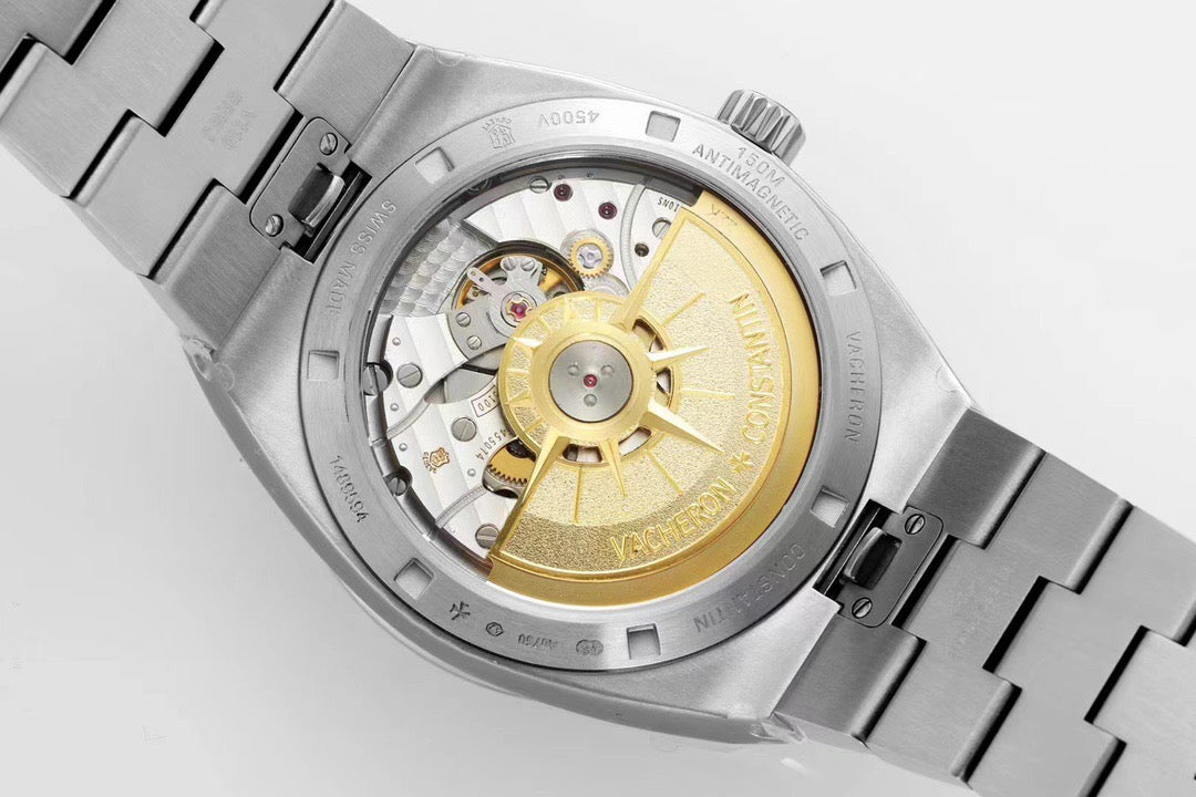 ساعة بيضاء سوداء