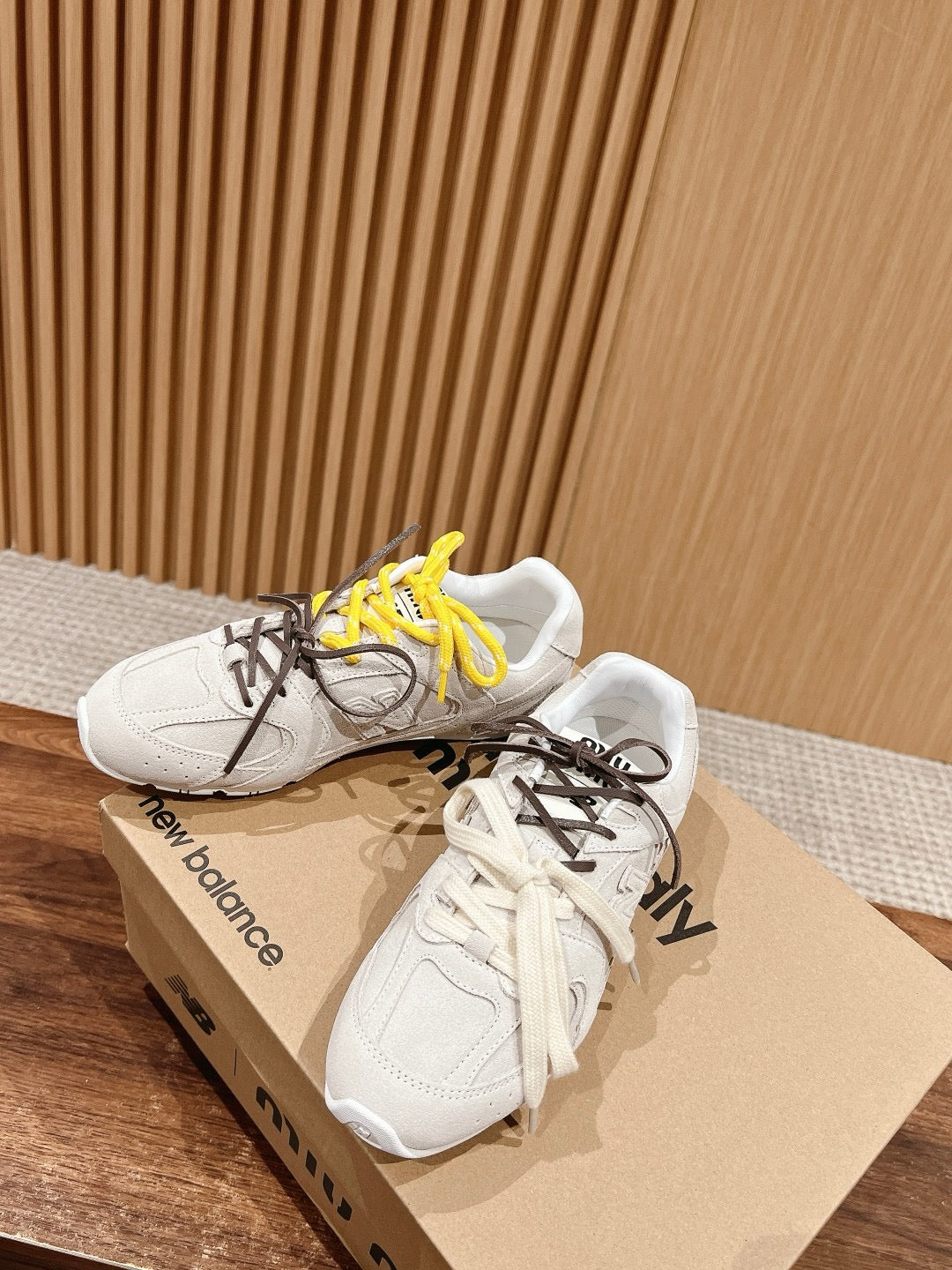 Mehrfarbige Schuhe