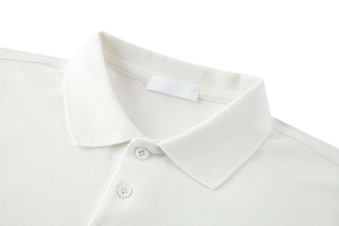 بولو أبيض وأسود