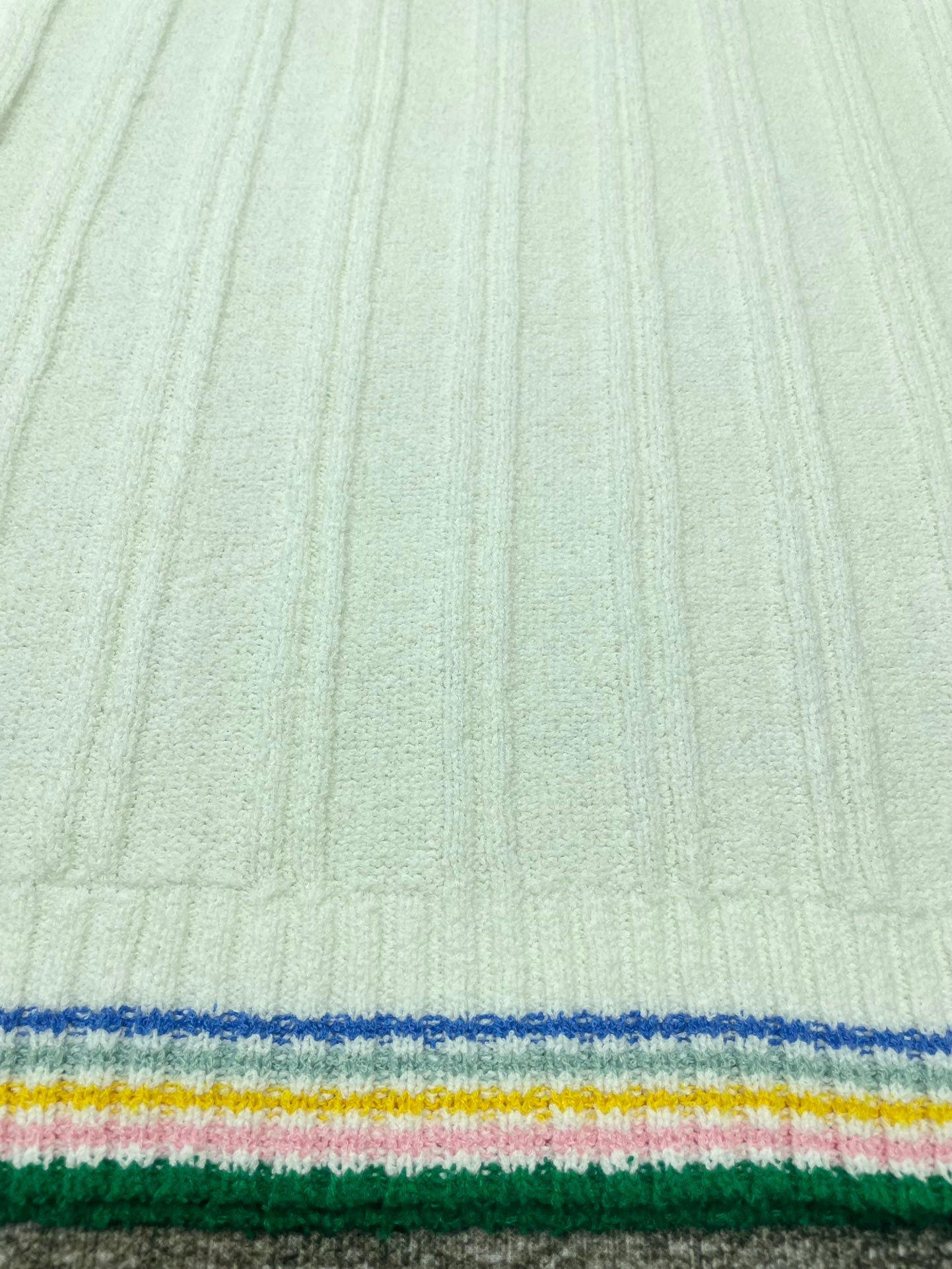 Jersey blanco y negro