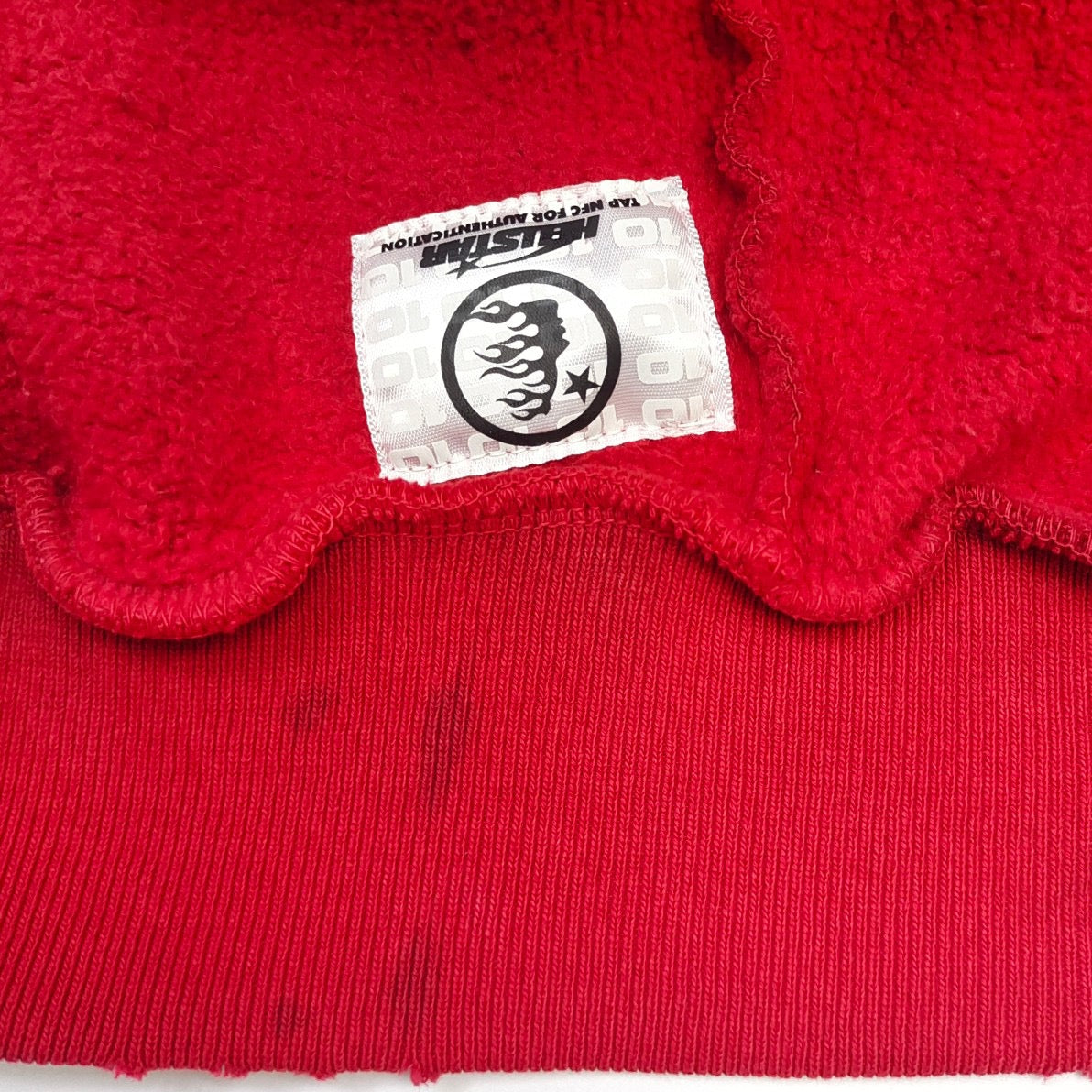 Dunkelroter Hoodie