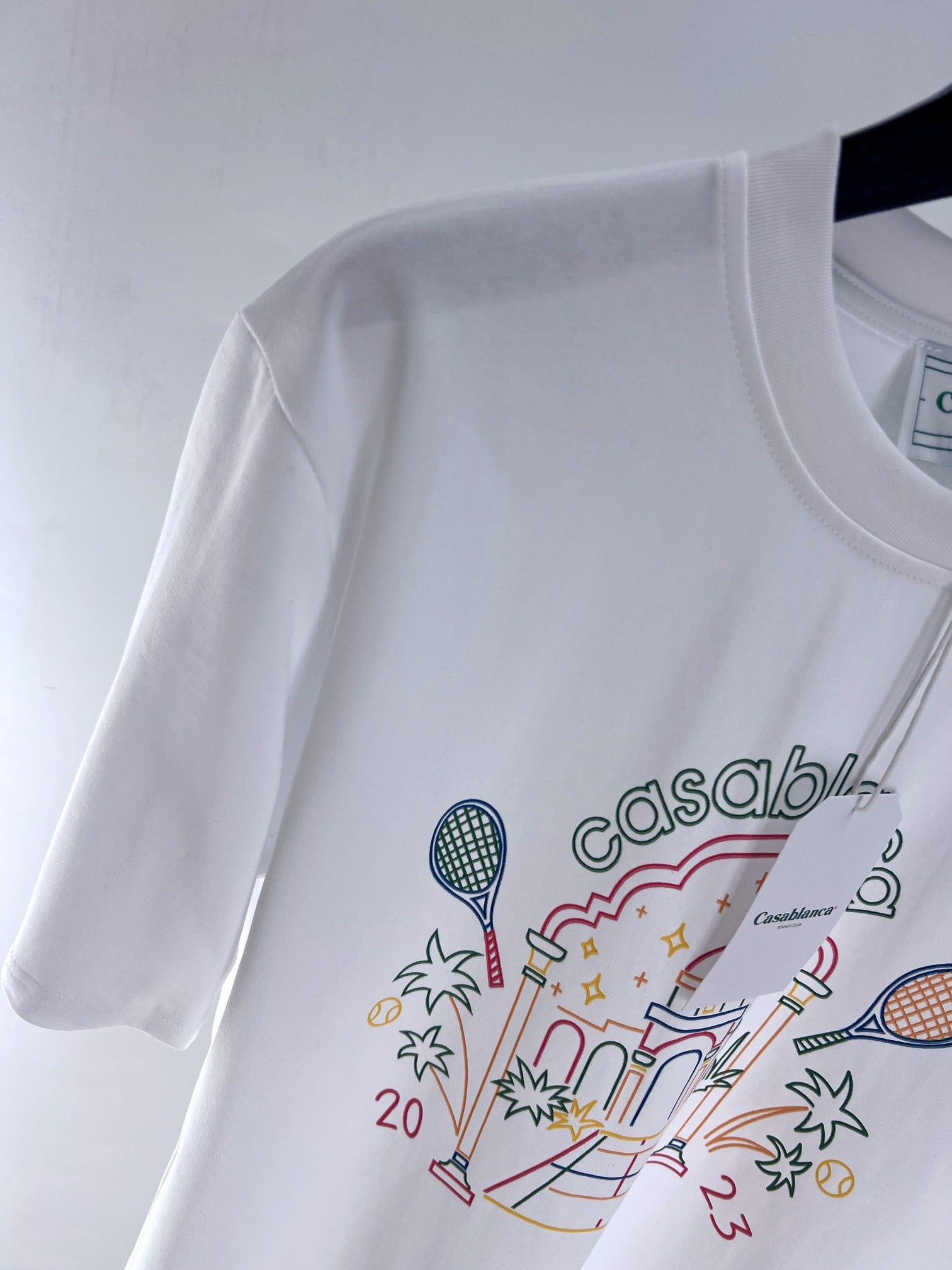 Blau-weißes T-Shirt