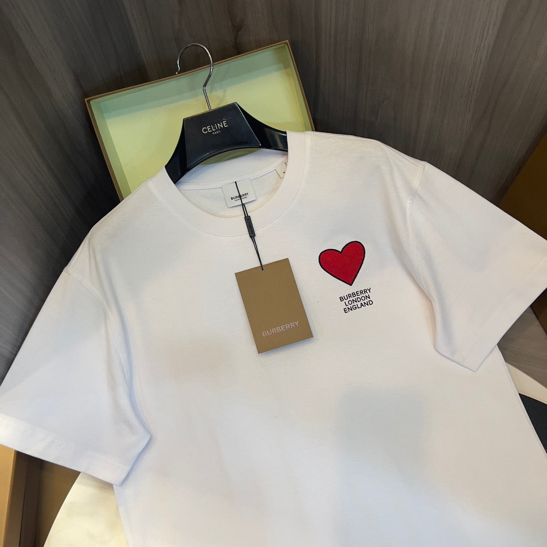 Schwarz-weißes T-Shirt