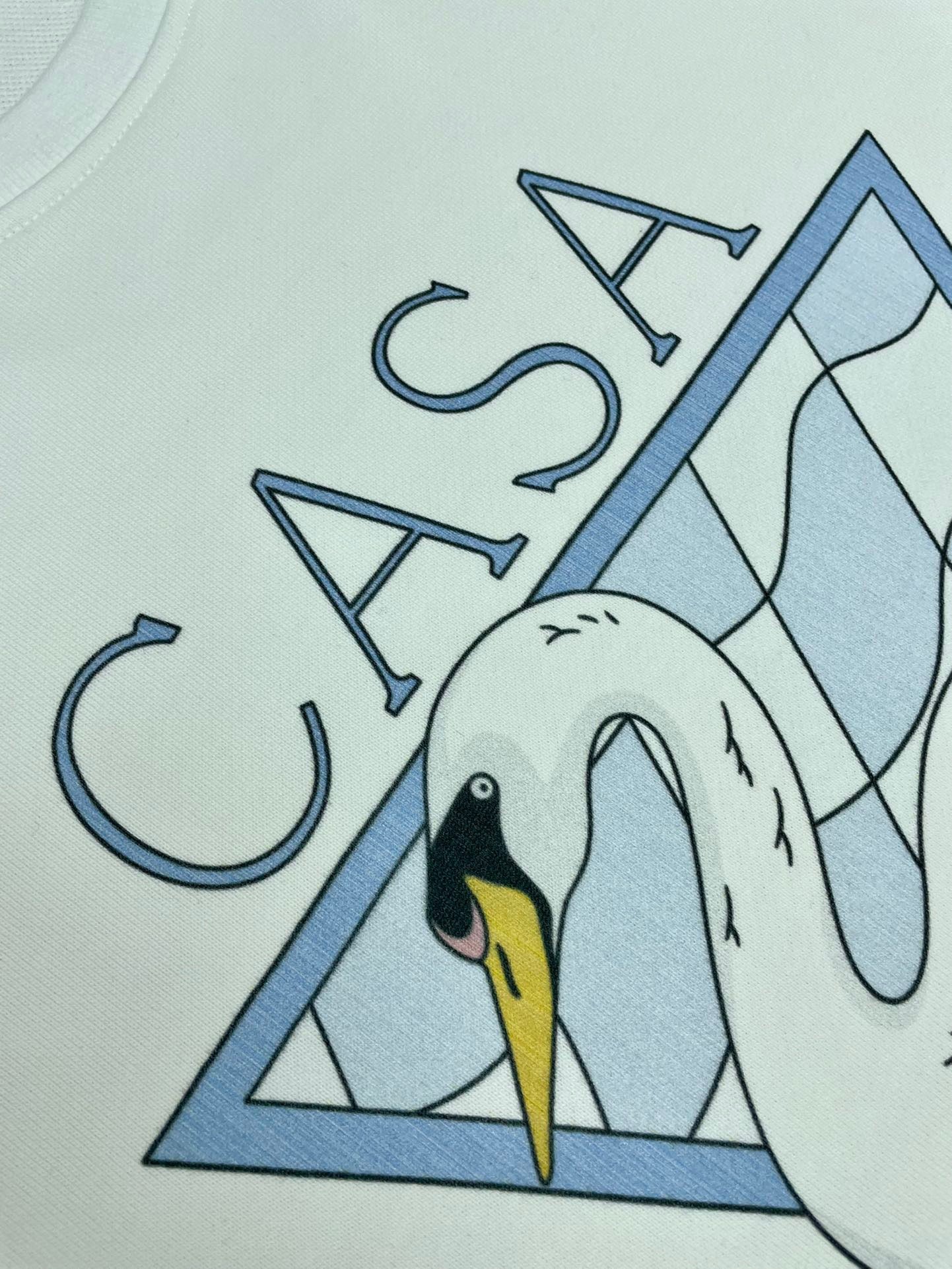 سويت شيرت أبيض وأسود