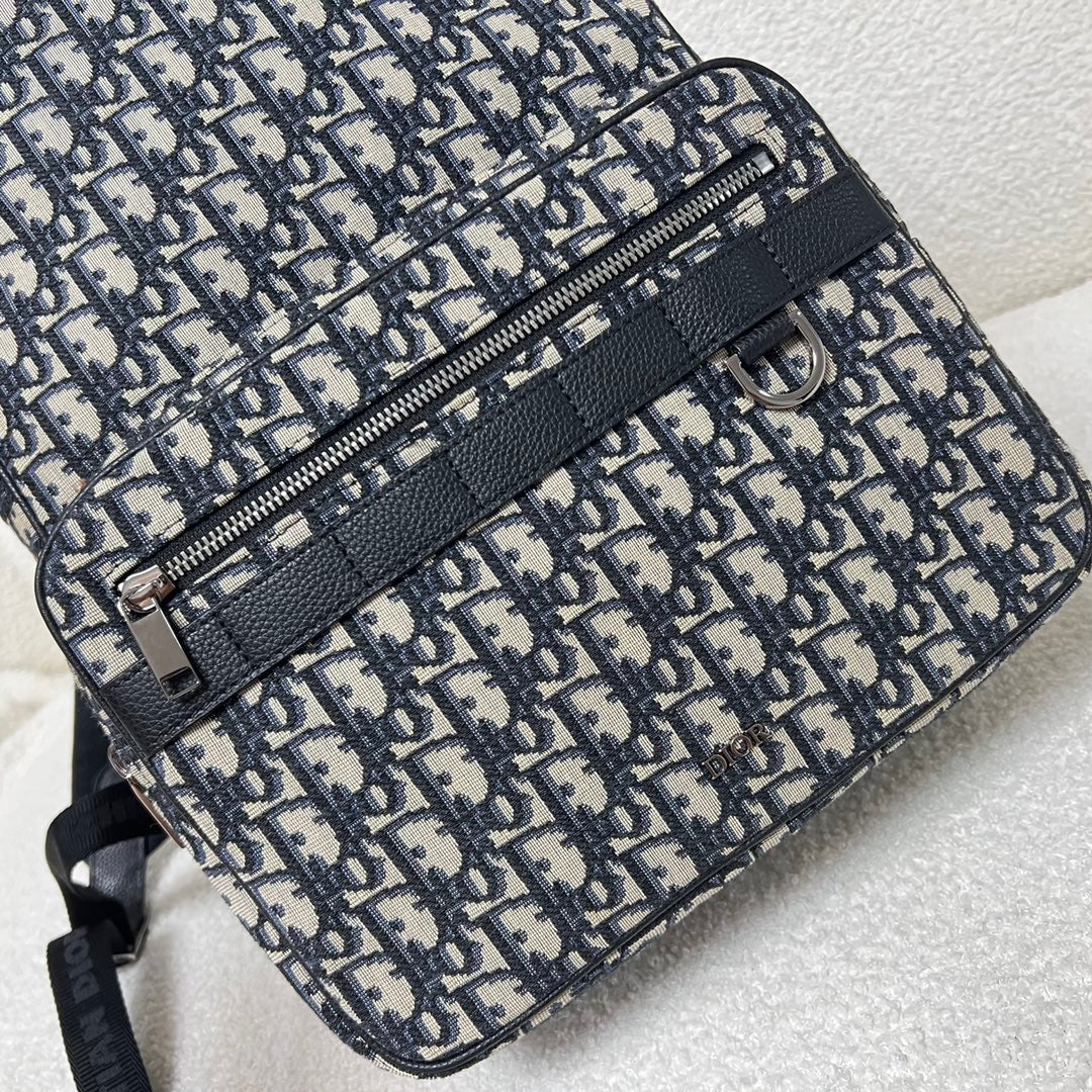 Schwarzgraue Tasche