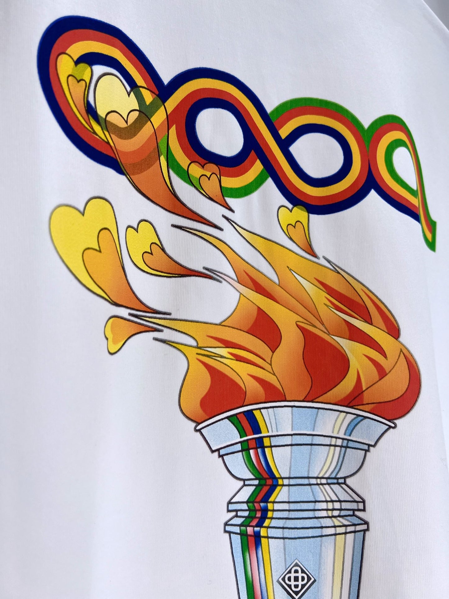 Camiseta azul y blanca