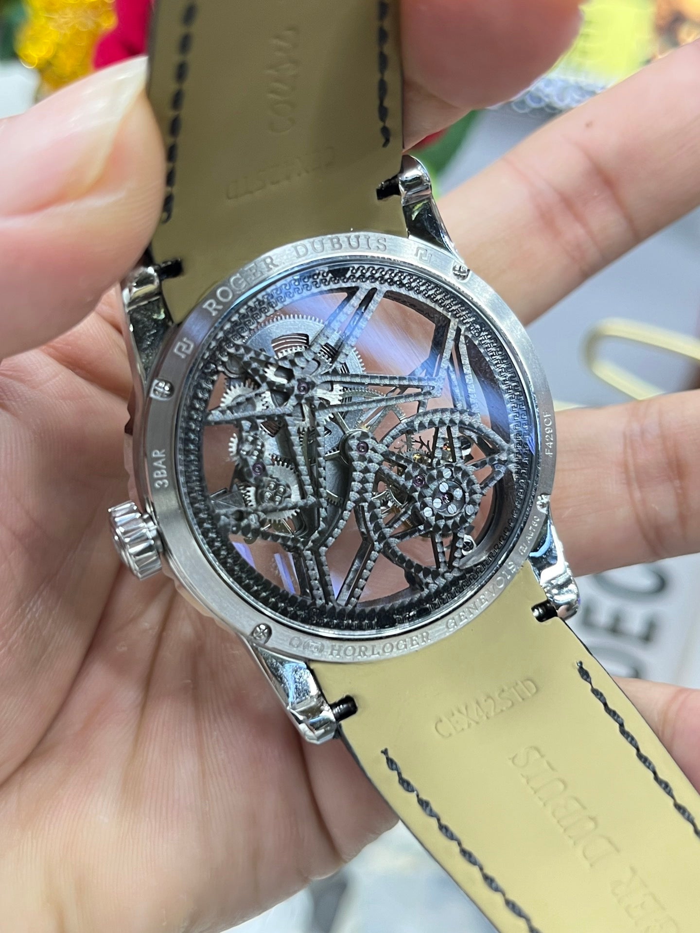 Schwarze Uhr