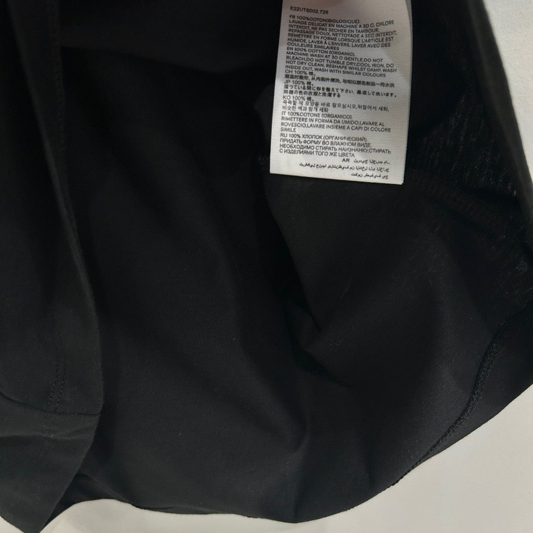 White and Black T-shirt - FashionHype.xyz