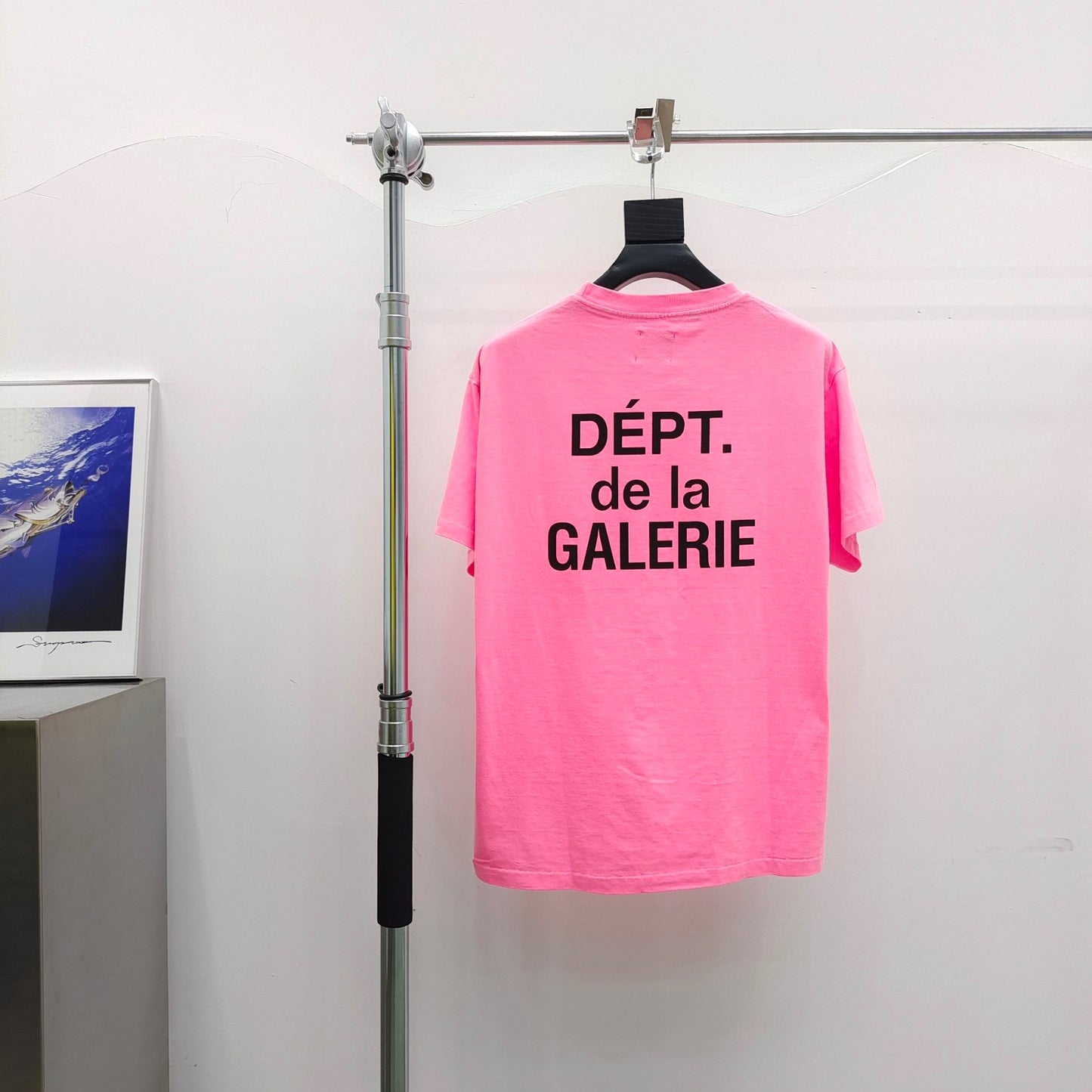 تي شيرت عضوي باللون الأصفر والوردي والأصفر