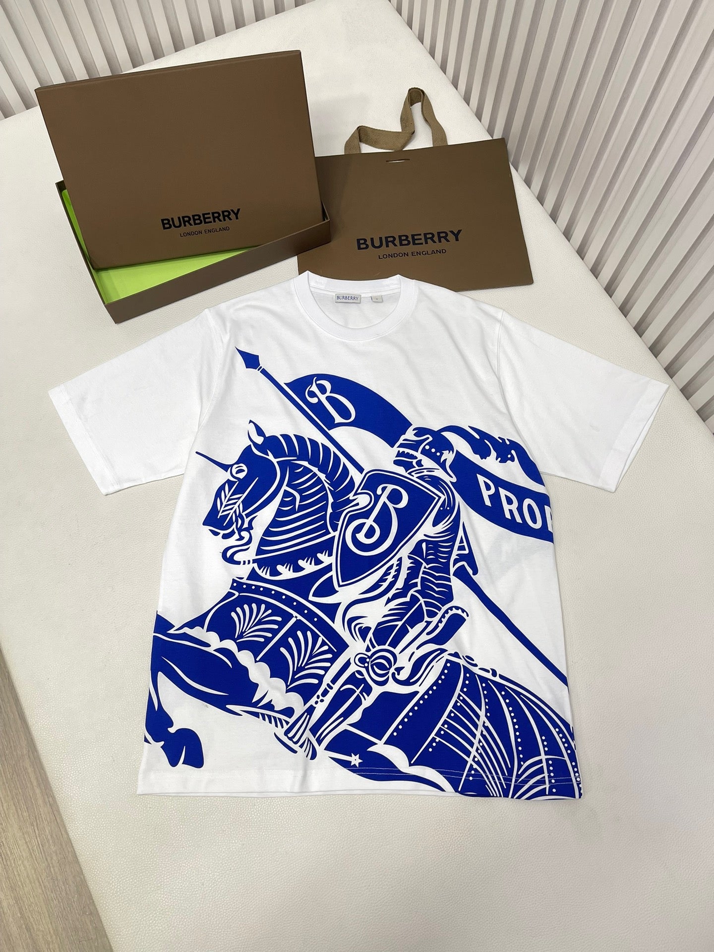 White T-shirts - FashionHype.xyz