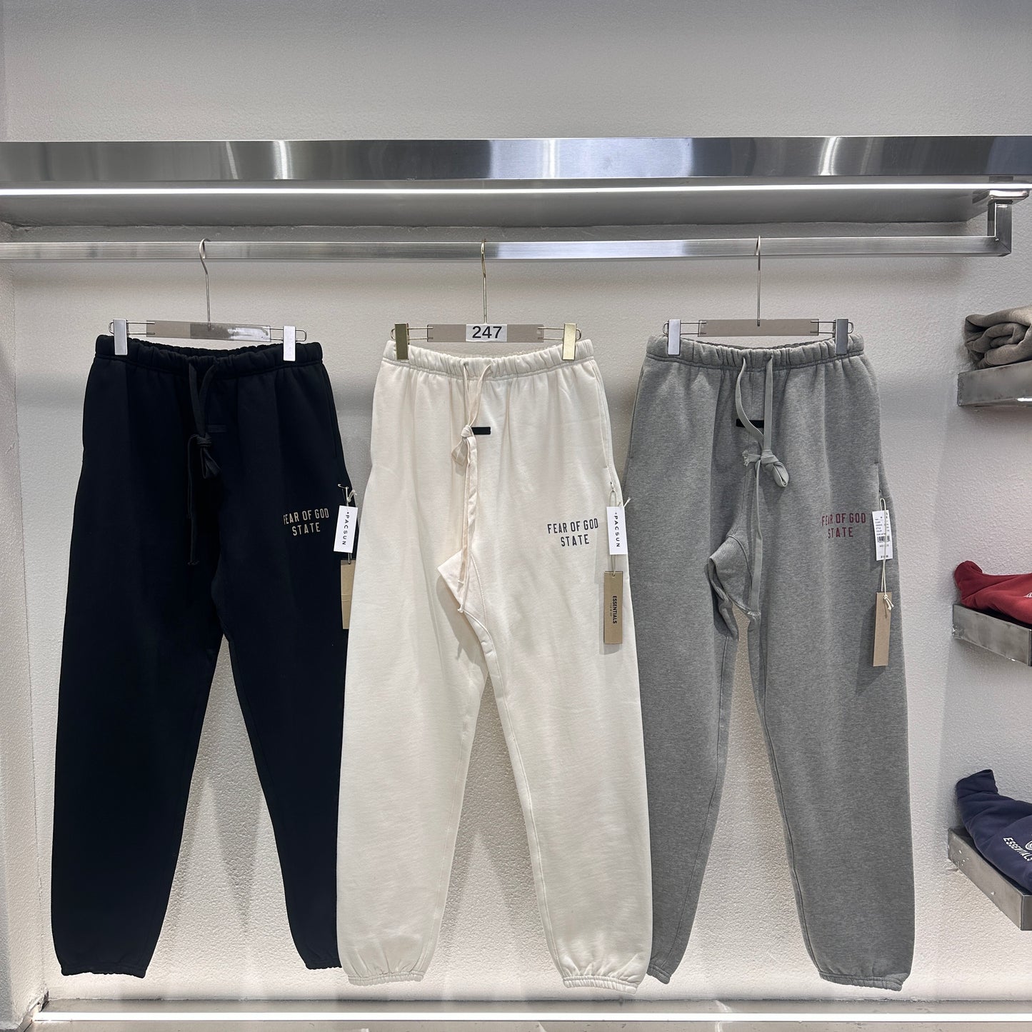 بنطال متعدد الألوان