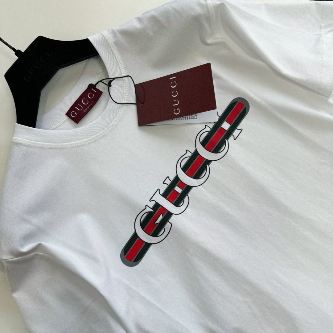 weißes T-Shirt