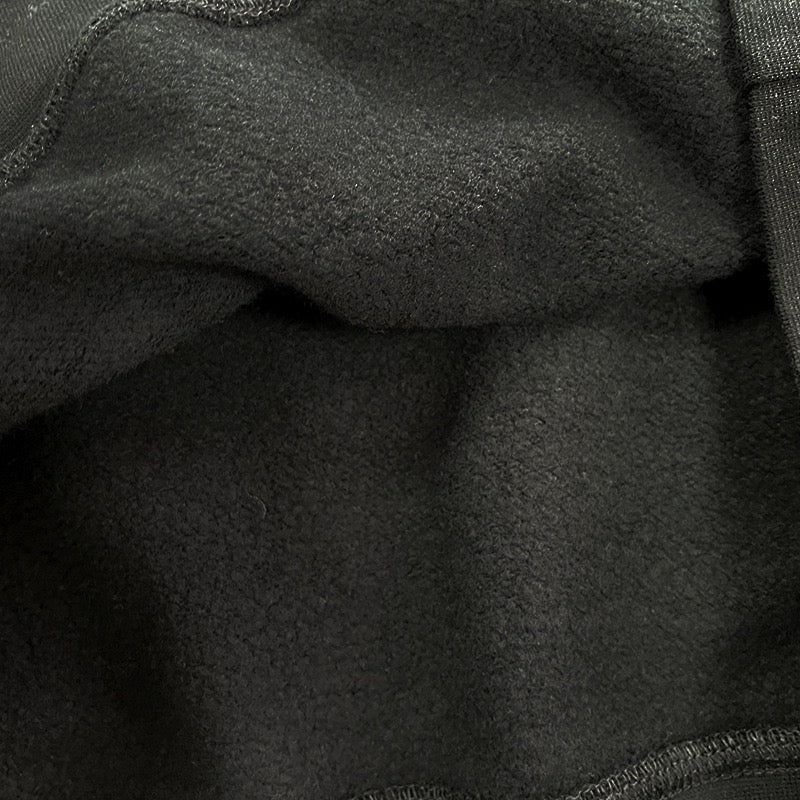 Schwarzer Hoodie