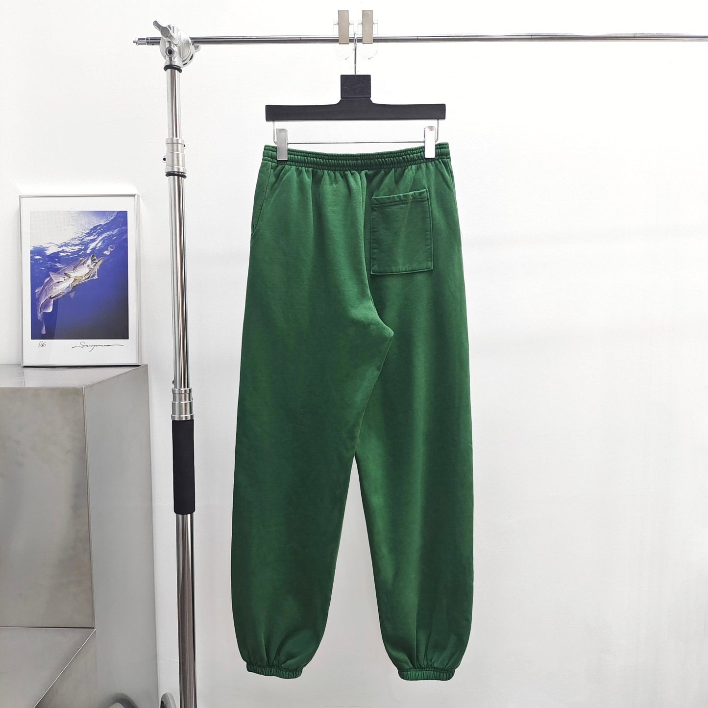 Grüne und rote Hose