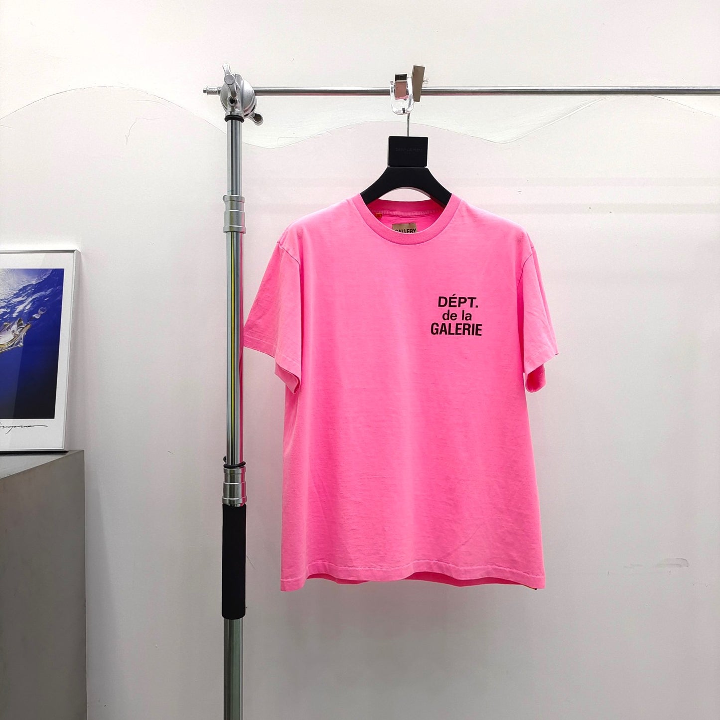 تي شيرت عضوي باللون الأصفر والوردي والأصفر