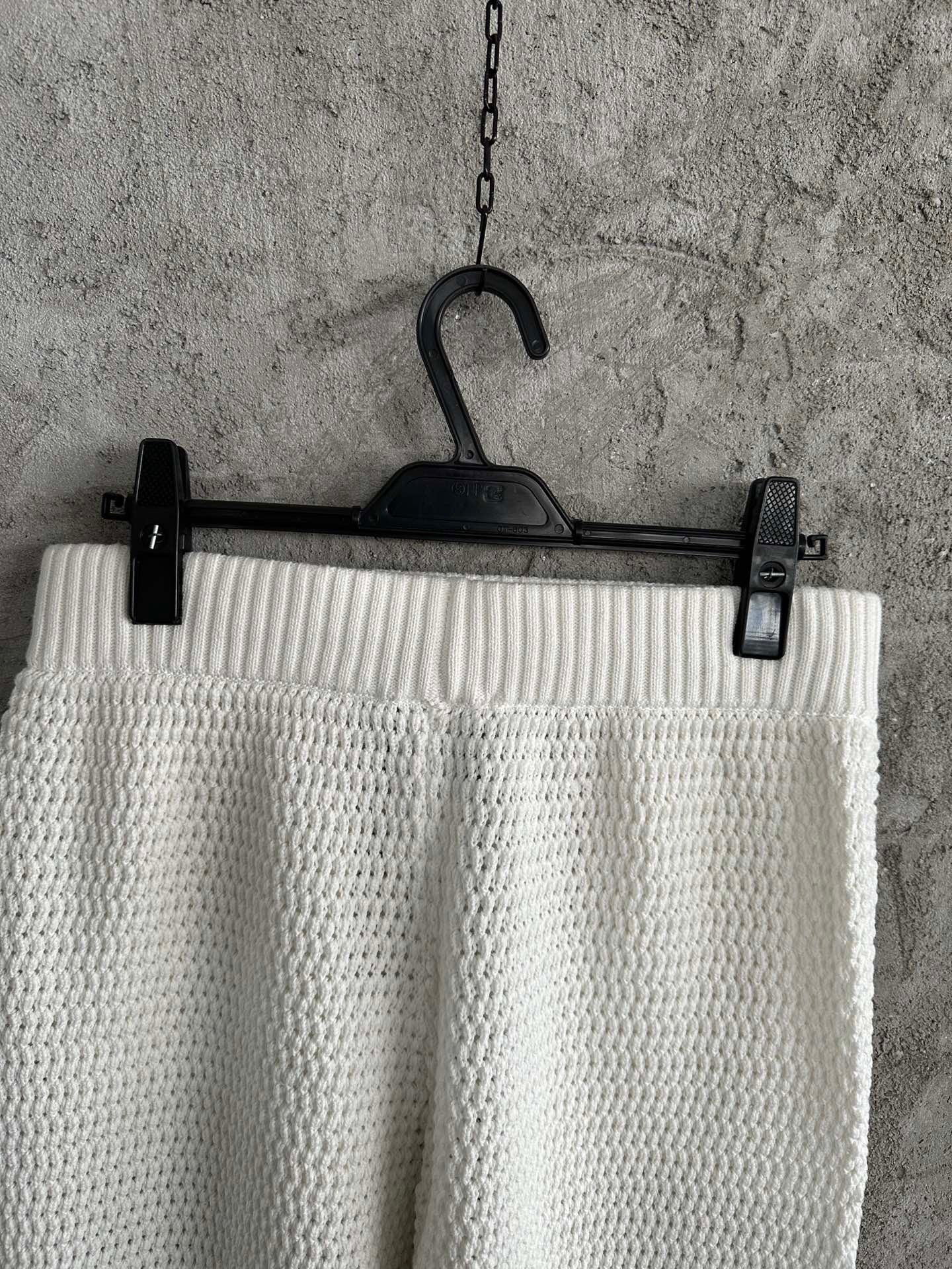 Weiß grün Short