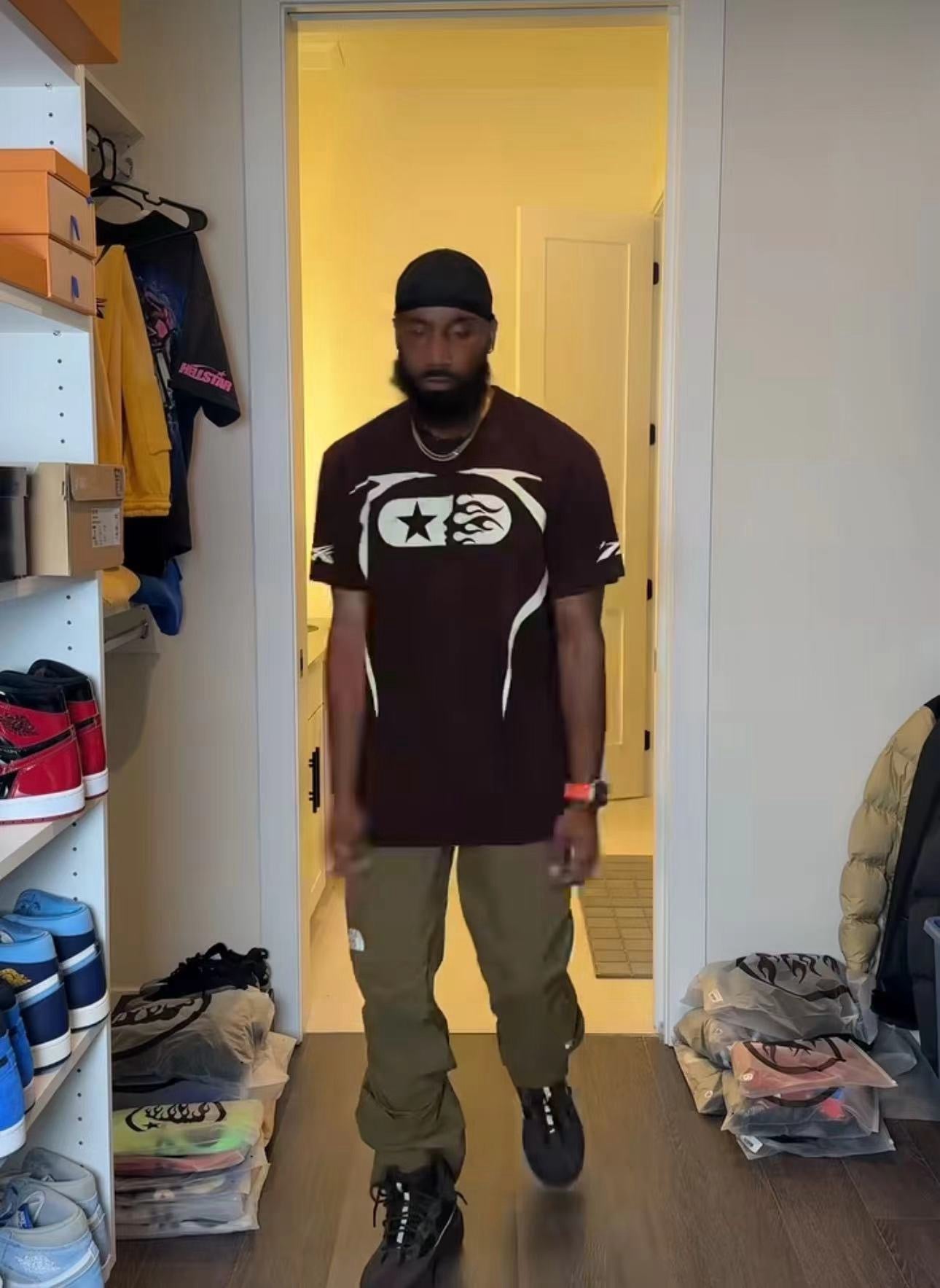 Braunes T-Shirt