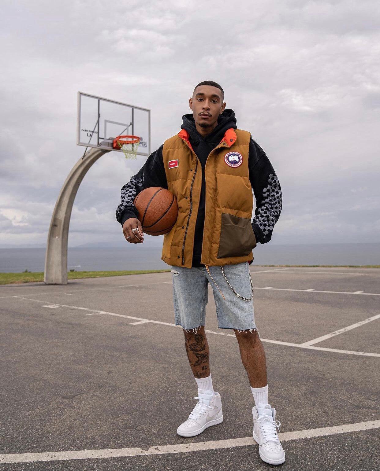 Black Hoodie - FashionHype.xyz