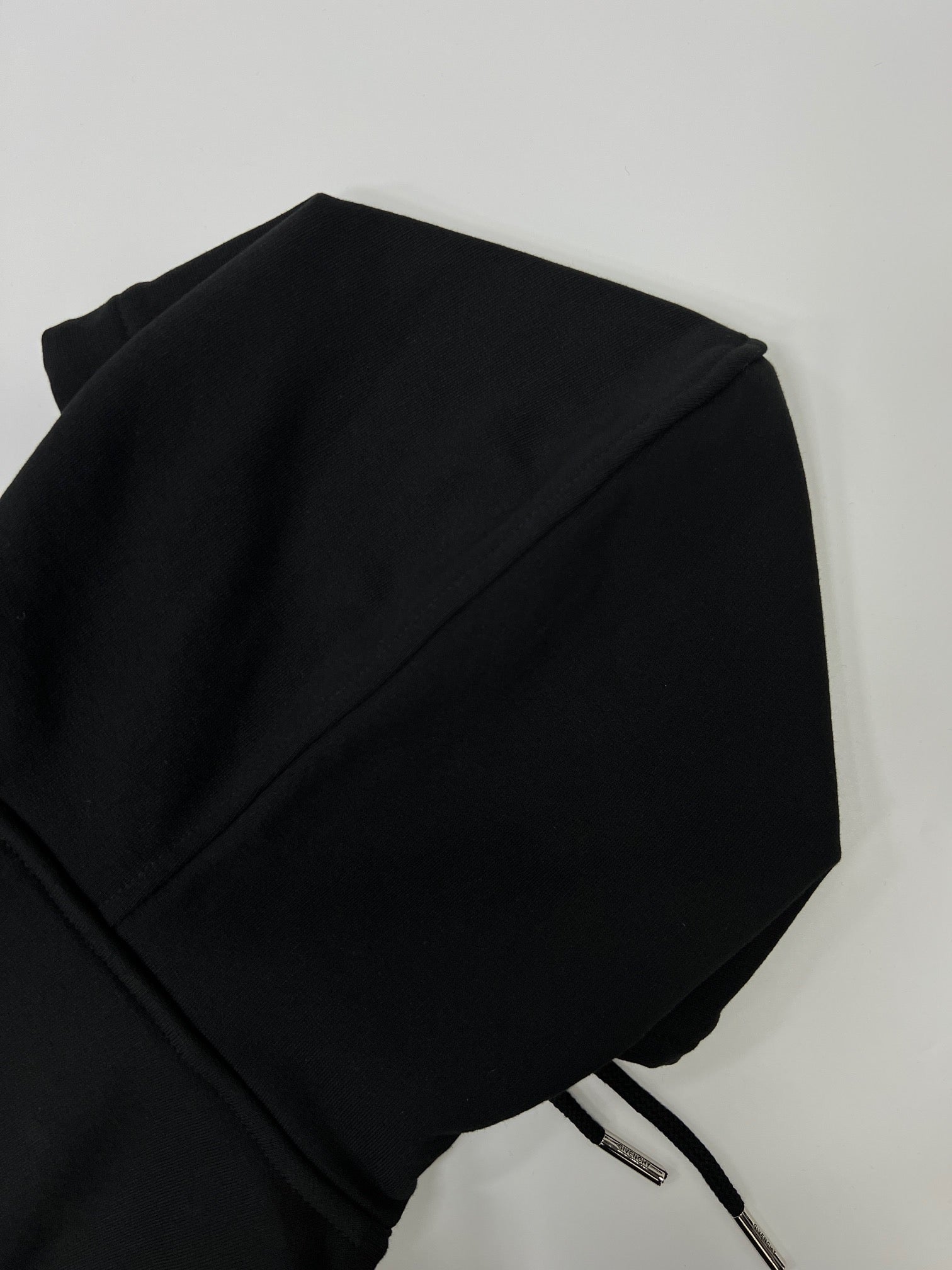 Black Hoodie - FashionHype.xyz