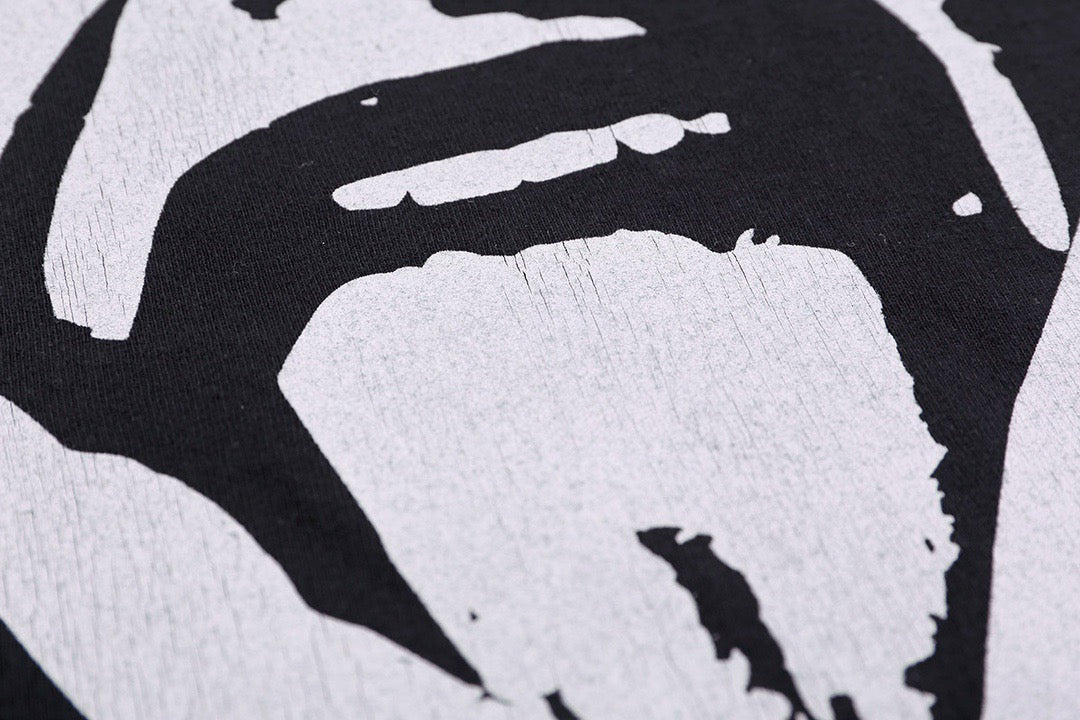 Schwarzes T-Shirt