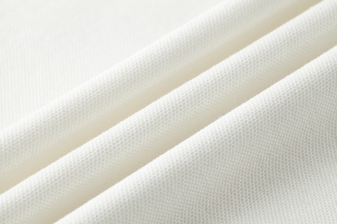 بولو أبيض وأسود