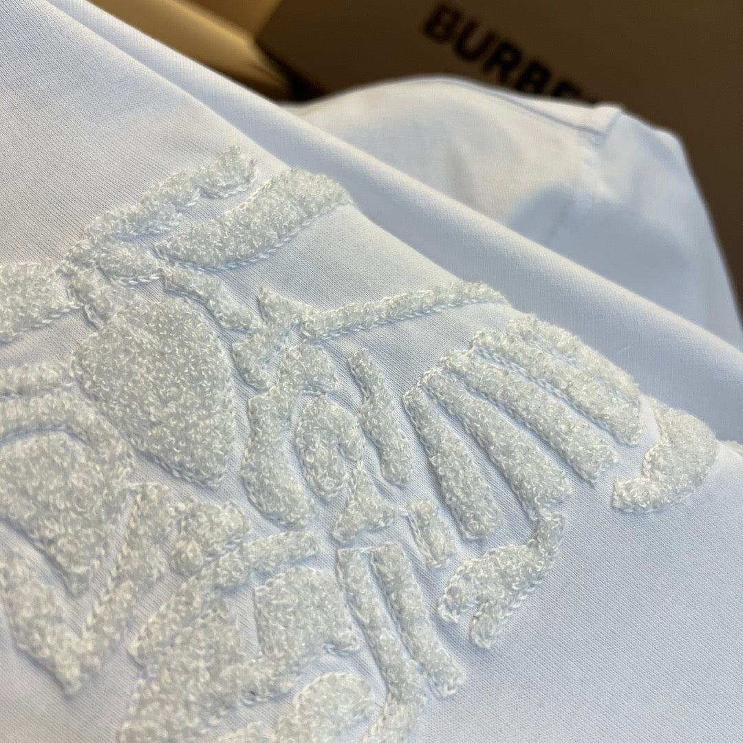 Black and White T-shirt - FashionHype.xyz
