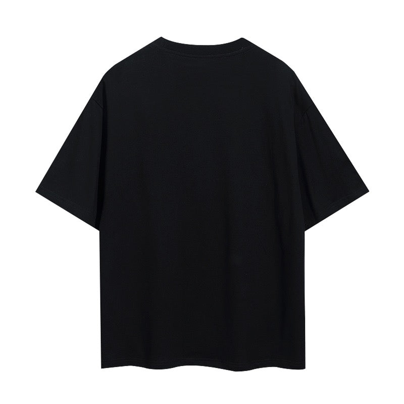 Schwarzes, gelbes und braunes T-Shirt