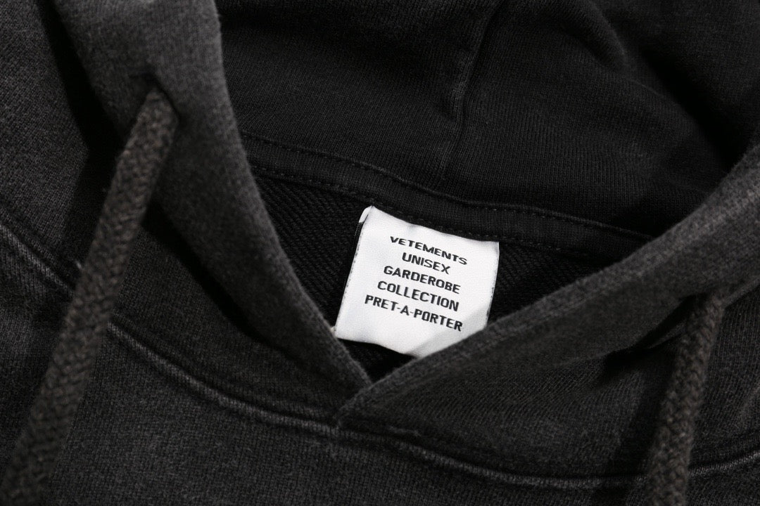 Schwarzer Hoodie