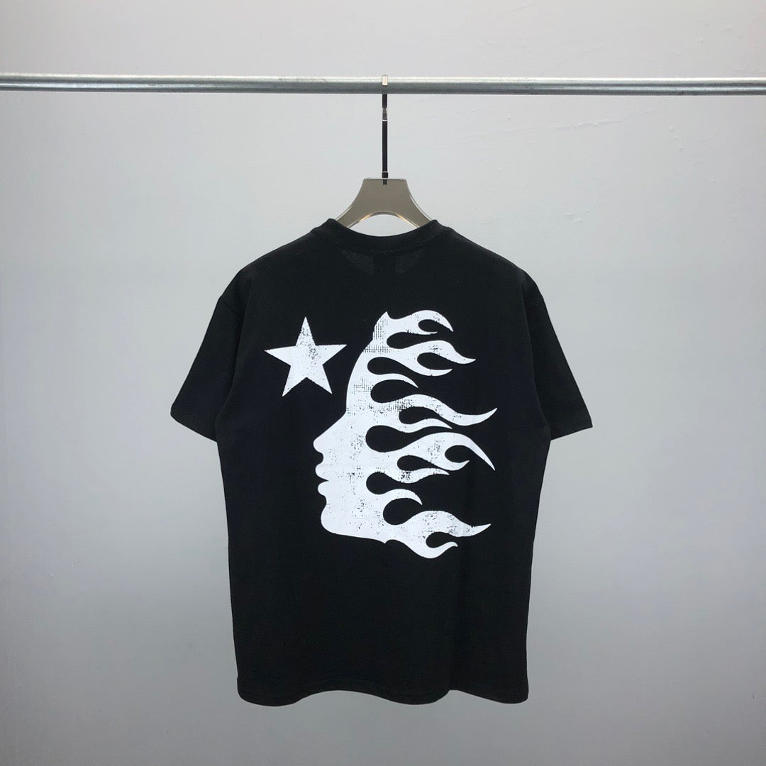 Schwarz-weißes T-Shirt