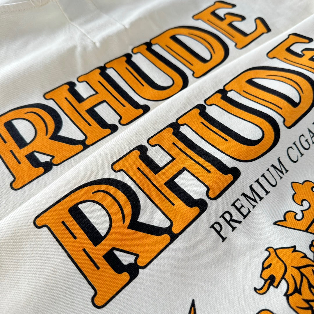 weißes T-Shirt