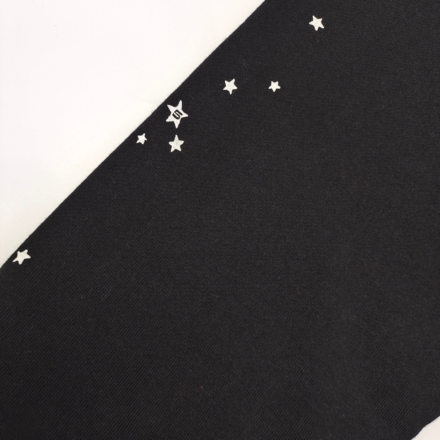 Schwarzer Hoodie
