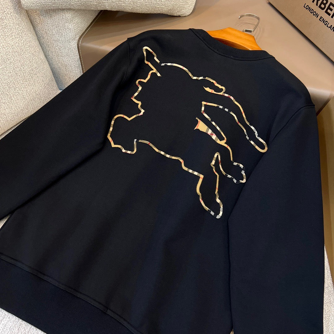 Schwarze und khakifarbene Jacke