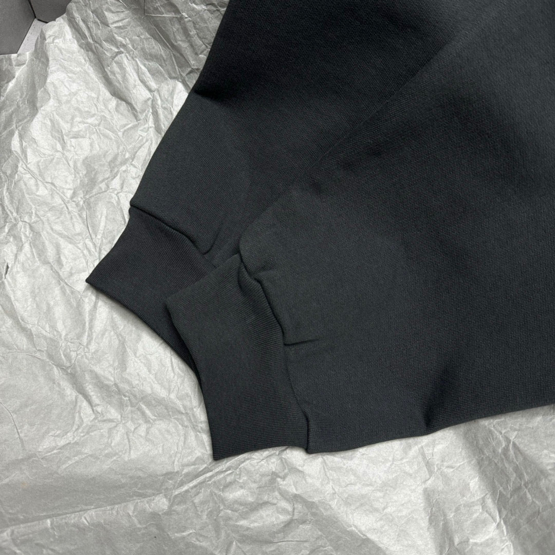 Schwarzer Hoodie