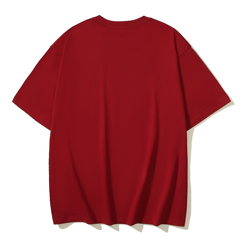 Rotes, schwarzes, blaues und weißes T-Shirt